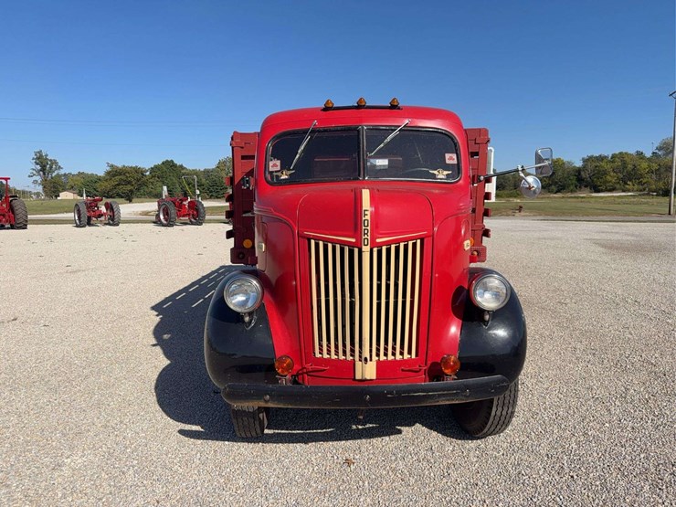 1937-1939-ford-cabover-truck-image-8