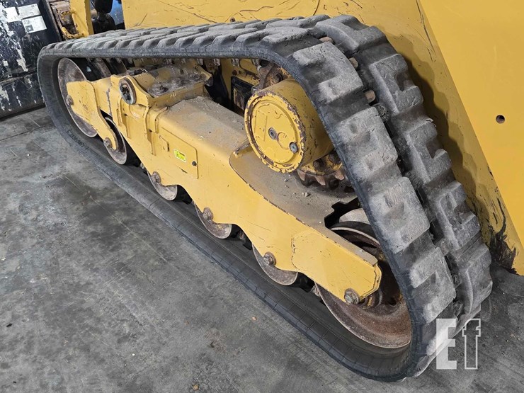 2021-caterpillar-259d3-image-32