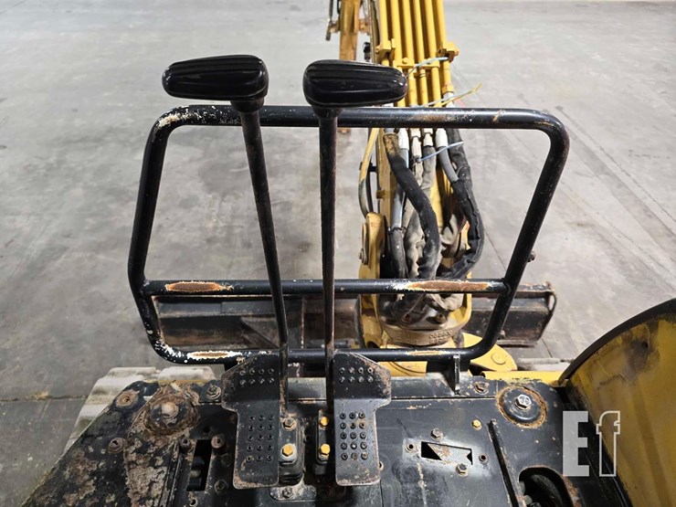 2006-caterpillar-303.5c-cr-image-17