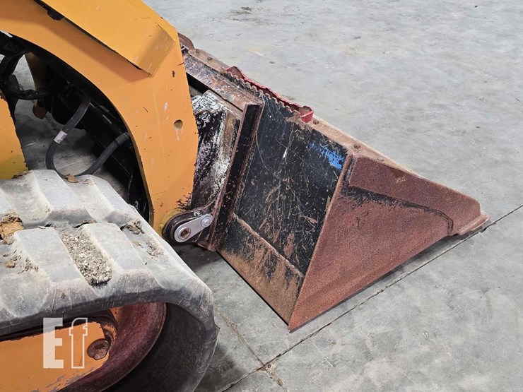 2021-caterpillar-299d3-image-11