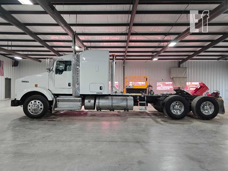 2012-kenworth-t800-image-5