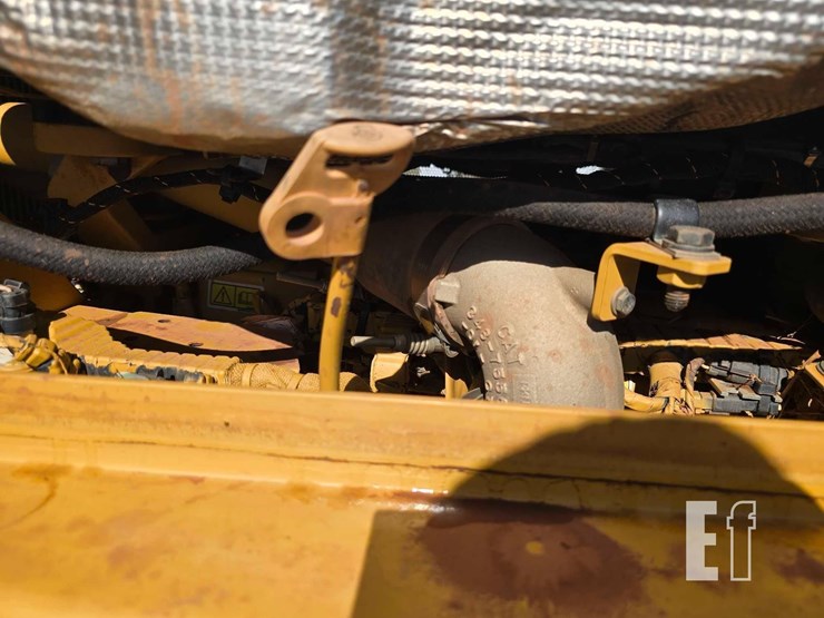 2016-caterpillar-d6t-xl-image-44