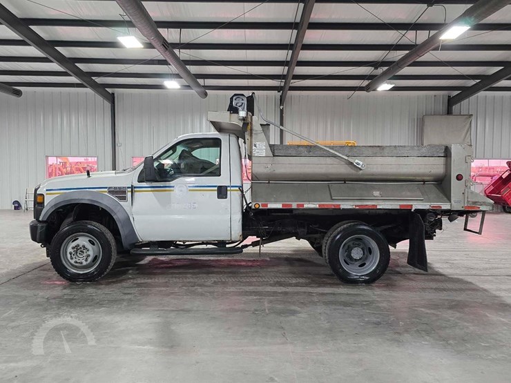 2010-ford-f550-image-5