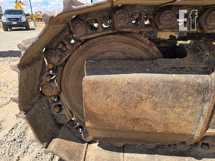 2016-caterpillar-336fl-image-30