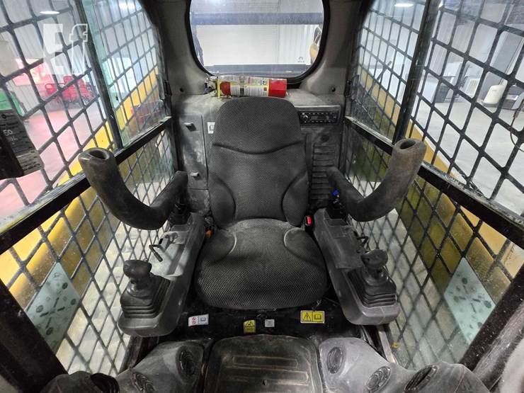 2022-caterpillar-289d3-image-13