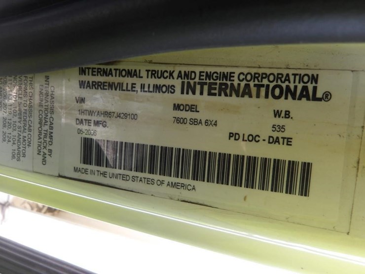 2007-international-7600-equipment-hauler-truck-image-24