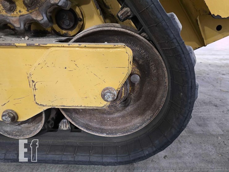 2021-caterpillar-259d3-image-30