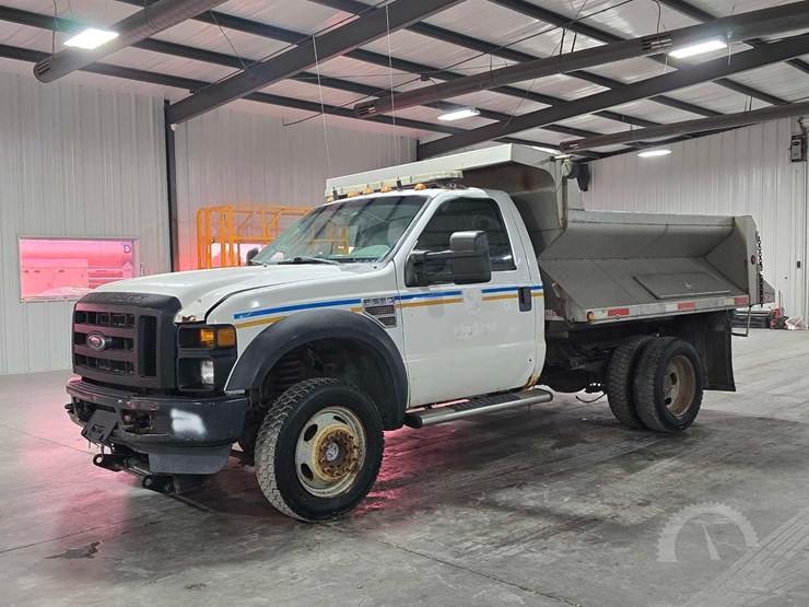 2010-ford-f550-image-1