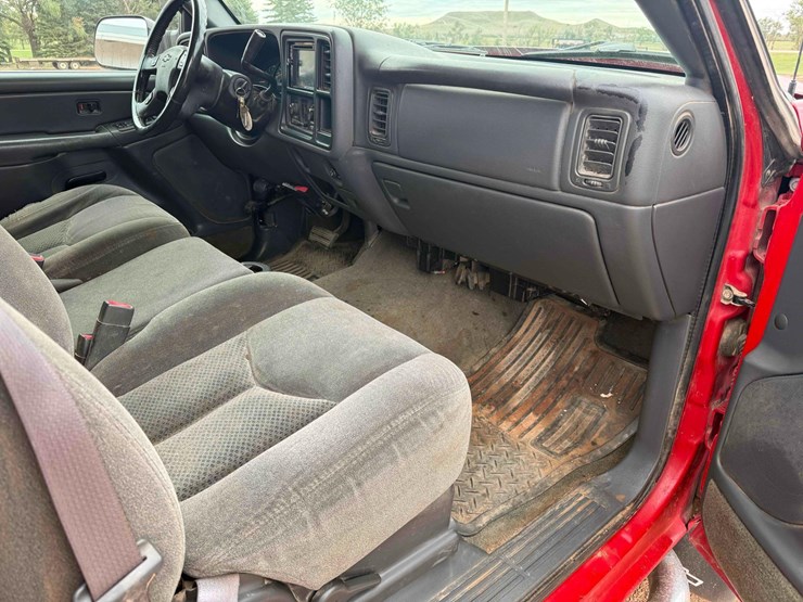 2004-cherolet-3500-service-pickup-image-31