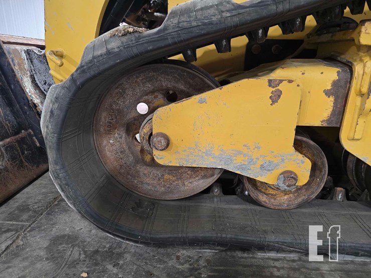 2021-caterpillar-299d3-image-27