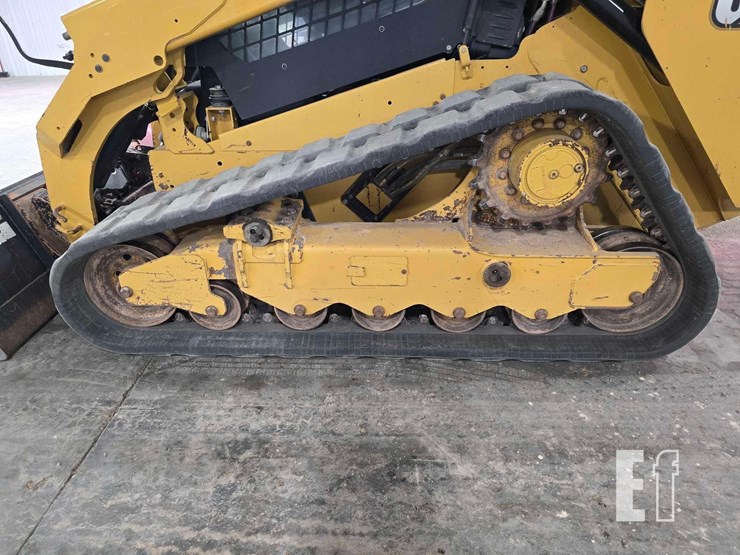 2021-caterpillar-299d3-image-26