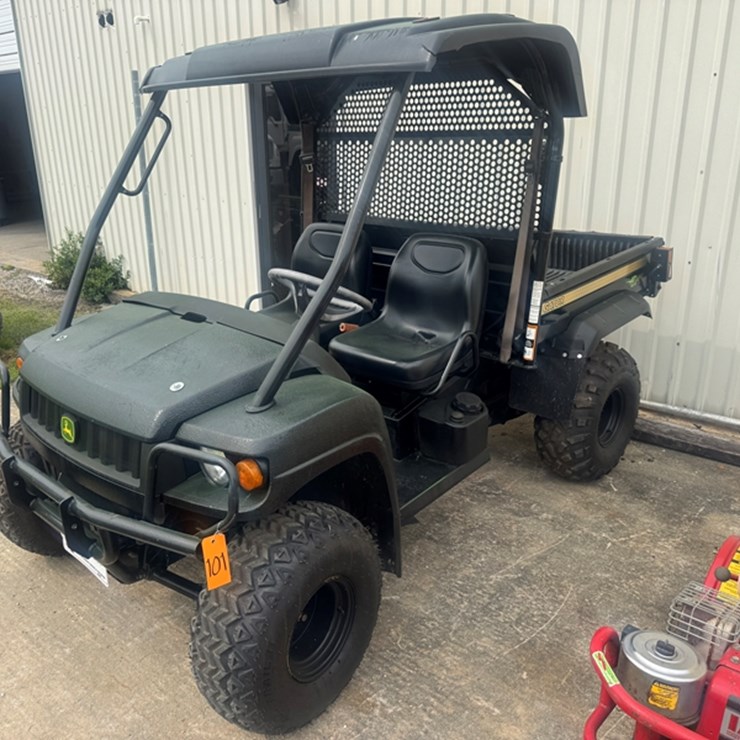 JOHN DEERE GATOR HPX 4WD - 1,487 HOURS SHOWING