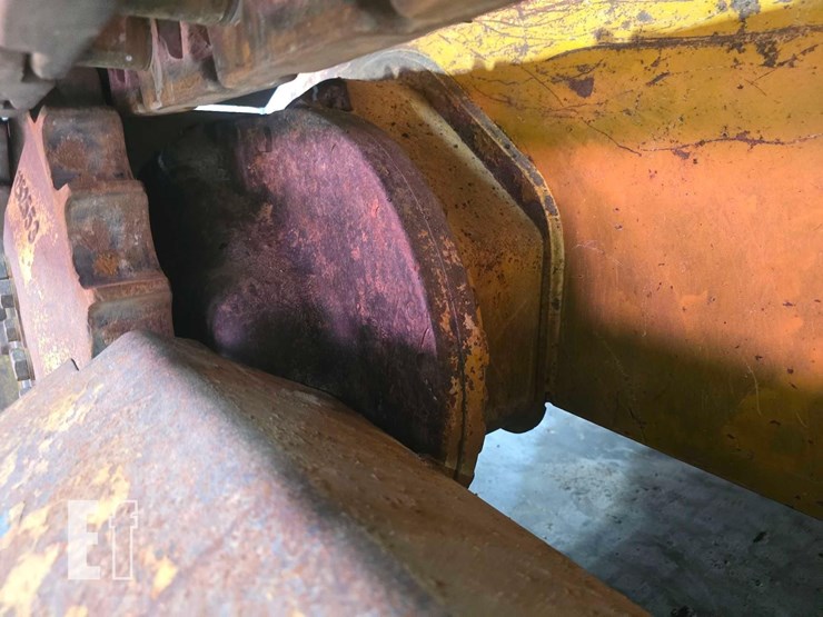 2020-deere-650k-image-35