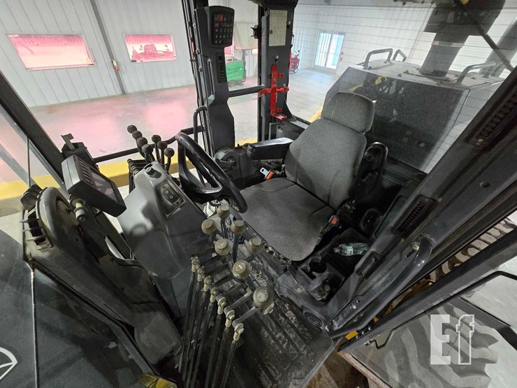 2018-deere-770g-image-17
