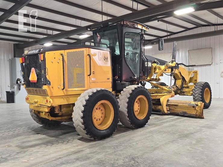 2009-caterpillar-120m-image-3