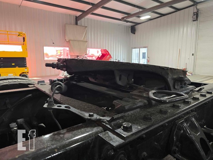2020-kenworth-t680-image-21