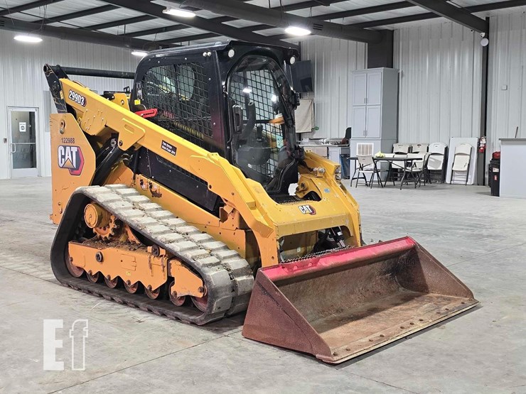 2021-caterpillar-299d3-image-2