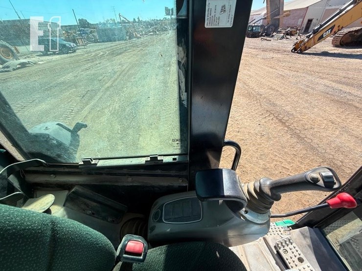 2019-jcb-85z-1-image-38
