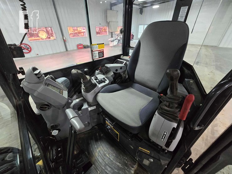 2024-deere-35-p-tier-image-17
