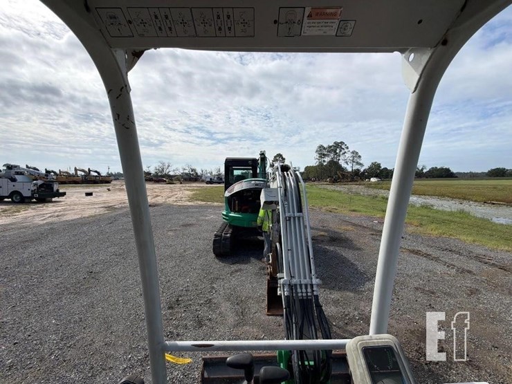 2018-takeuchi-tb230-image-35