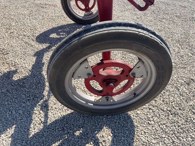 farmall-av-image-27