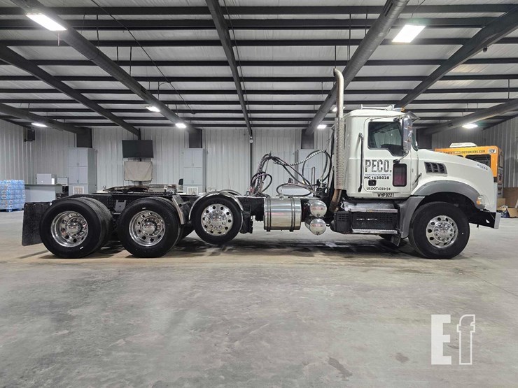 2020-mack-granite-64bt-image-6