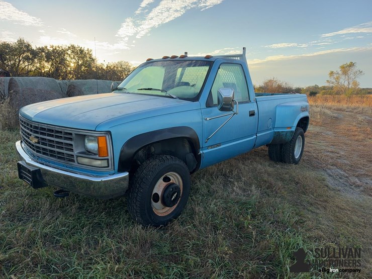 1993-chevrolet-k3500-4x4-pickup-image-1