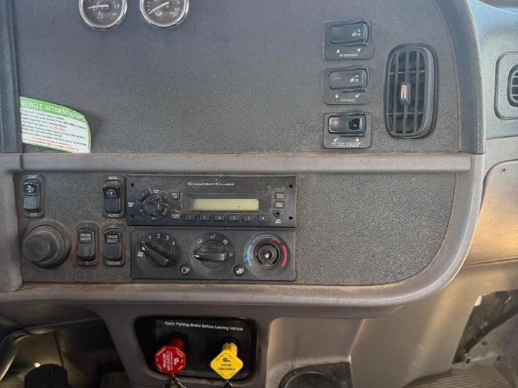2013-peterbilt-386-image-20