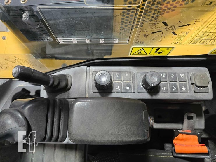 2021-caterpillar-306cr-image-22