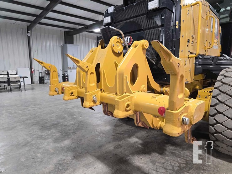 2022-caterpillar-140-image-25