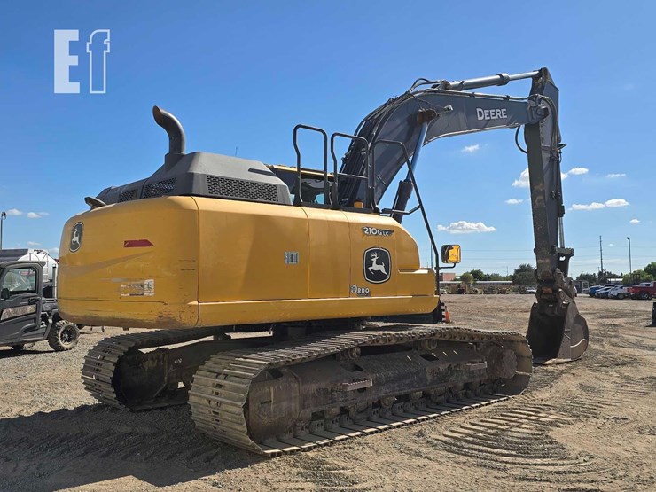2022-deere-210g-lc-image-3