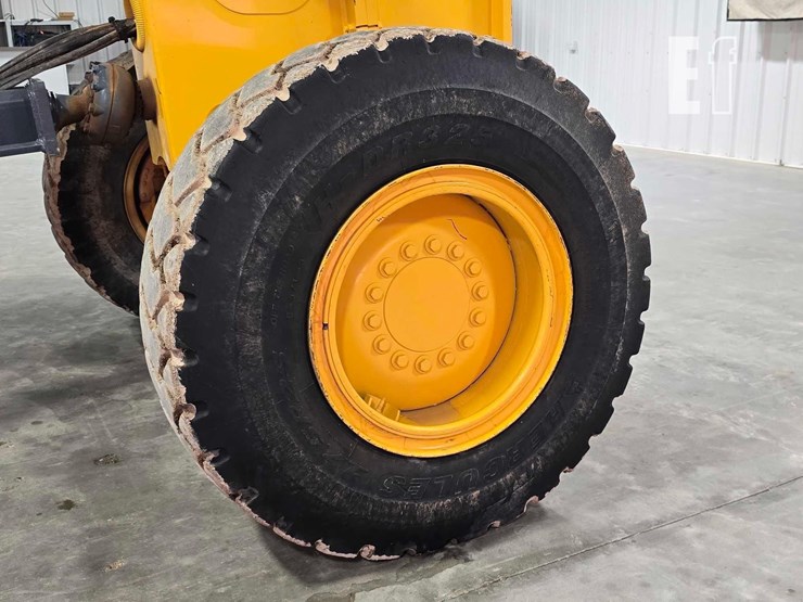 2012-deere-672g-image-32