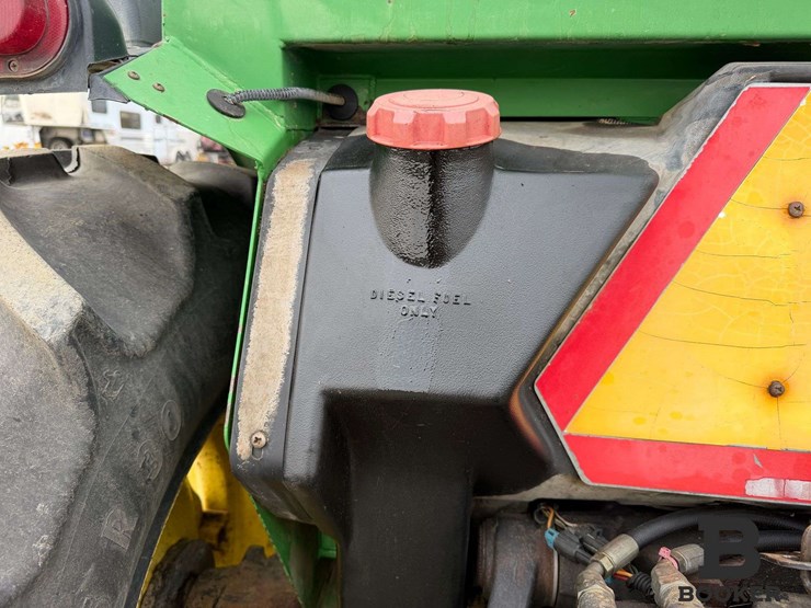 2000-john-deere-5510-tractor-image-29