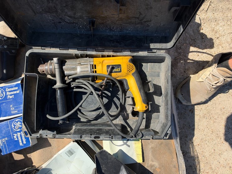 #41617-•-miscellaneous-utility-tools-and-boat-motor-image-4