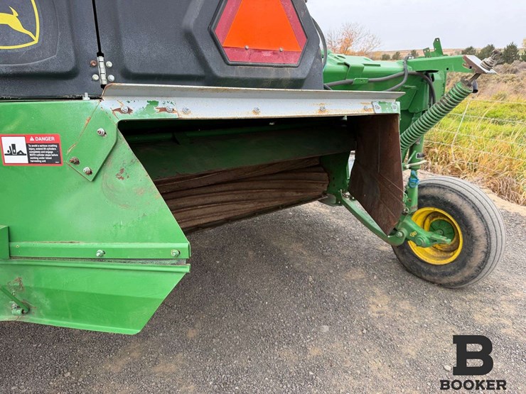 john-deere-moco-946-pull-type-swather-image-30