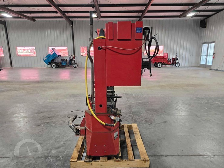 hunter-tc3250-table-less-pneumatic-tire-changer-image-8