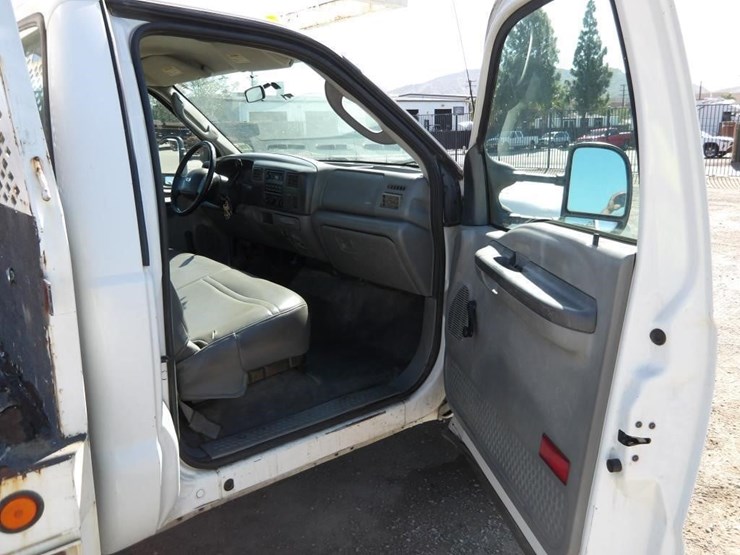 2003-ford-f450xl-flat-bed-truck-image-17