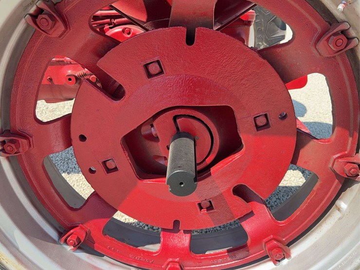 farmall-400-image-39