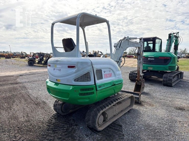 2018-takeuchi-tb230-image-3