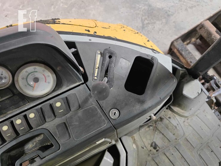 2008-caterpillar-414e-il-image-27