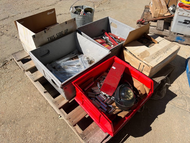 #41630-•-miscellaneous-sockets-and-wrenches,-(2)-boxes-of-weld-on-primer-image-2
