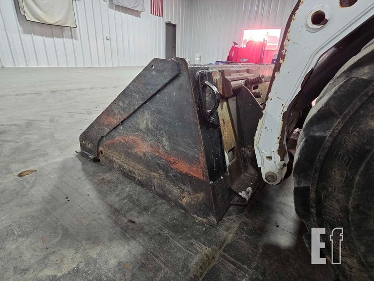 2012-bobcat-s150-image-12
