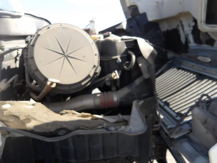2007-international-7600-equipment-hauler-truck-image-10