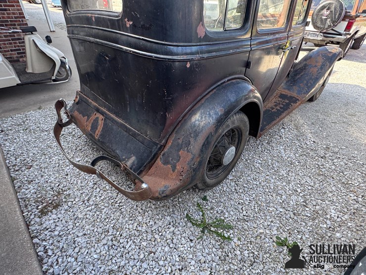 run-#16---1933-chevrolet-4-door-sedan-image-14