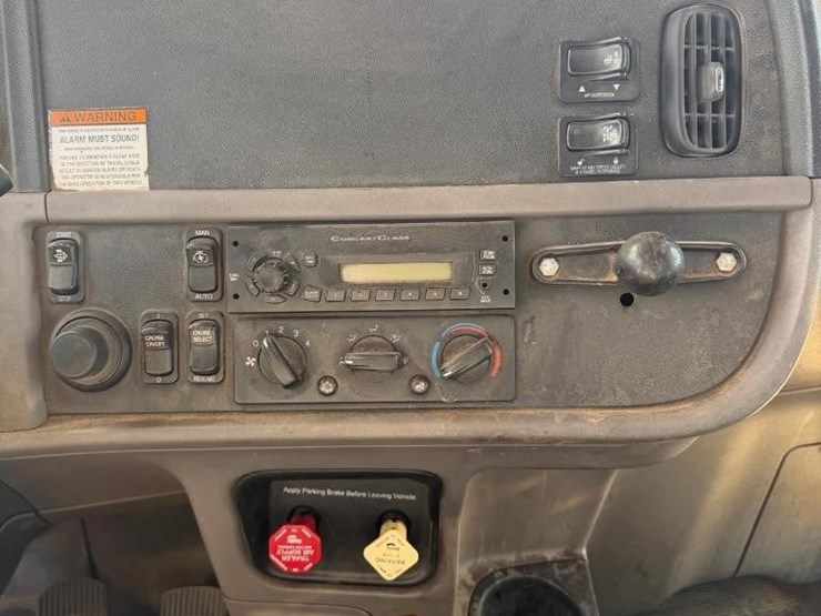 2012-peterbilt-386-image-21