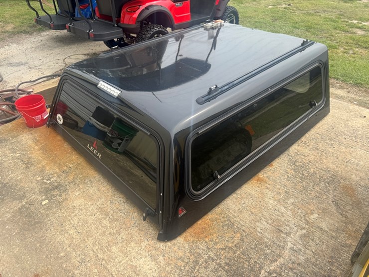 pickup-camper-shell-image-3