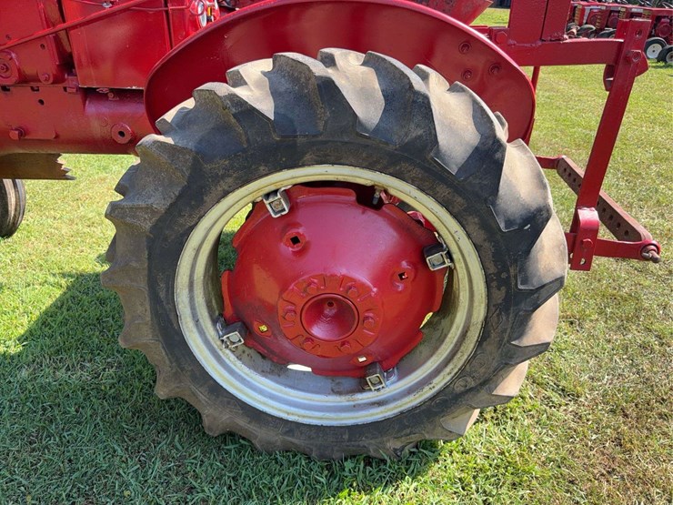 1953-farmall-super-a-image-25