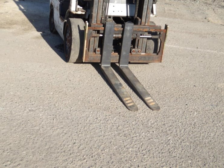 2017-unicarriers-mcp1f2a25lv-forklift-image-8