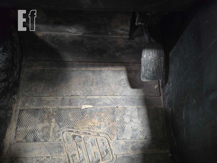 2021-jcb-3ts-8t-image-15