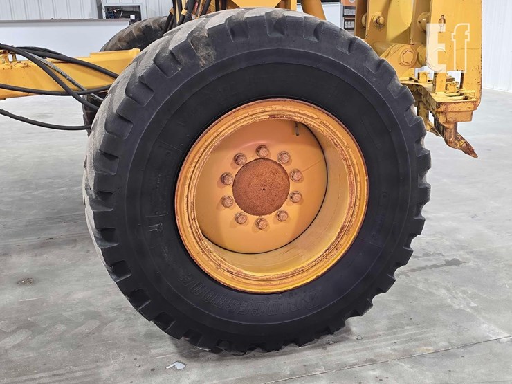 2009-caterpillar-120m-image-30